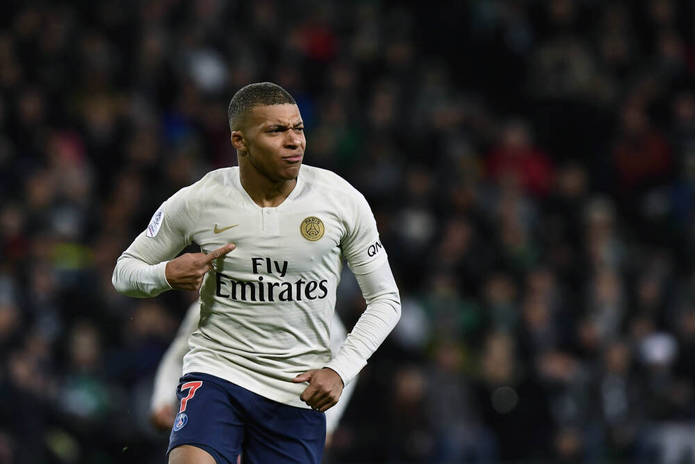 WTT总决赛疯狂一夜！4强赛对阵出炉，王楚钦超级逆转，王曼昱苦战